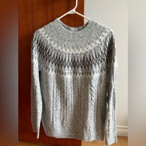 Never worn knit sweater (tags still attached).